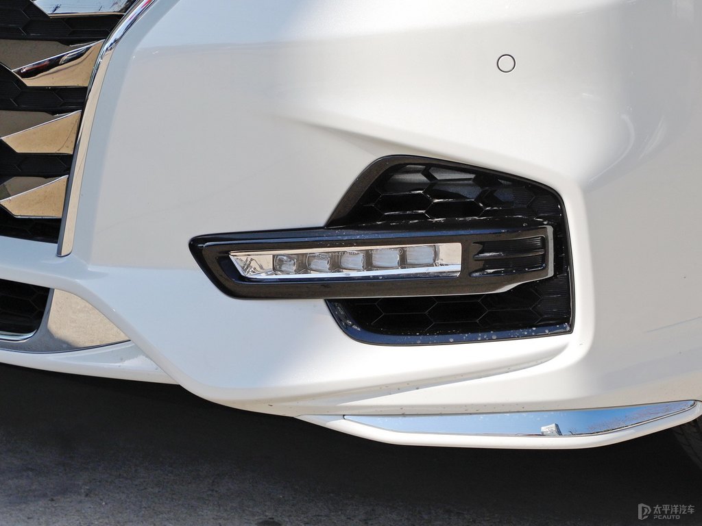 星月白奧德賽車頭外觀圖片