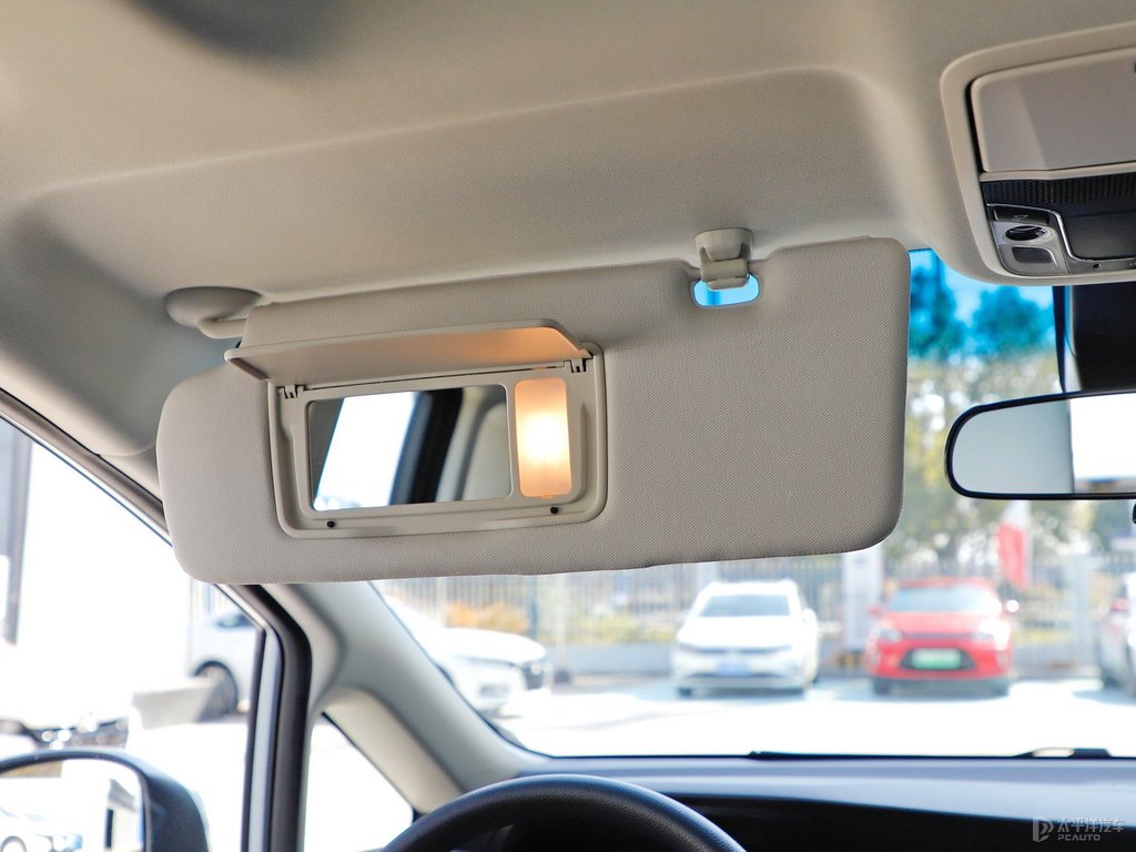 星月白奧德賽車(chē)廂內(nèi)飾圖片