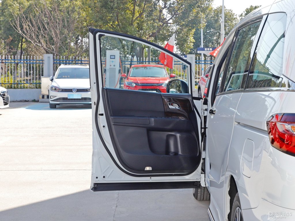 星月白奧德賽車廂內(nèi)飾圖片