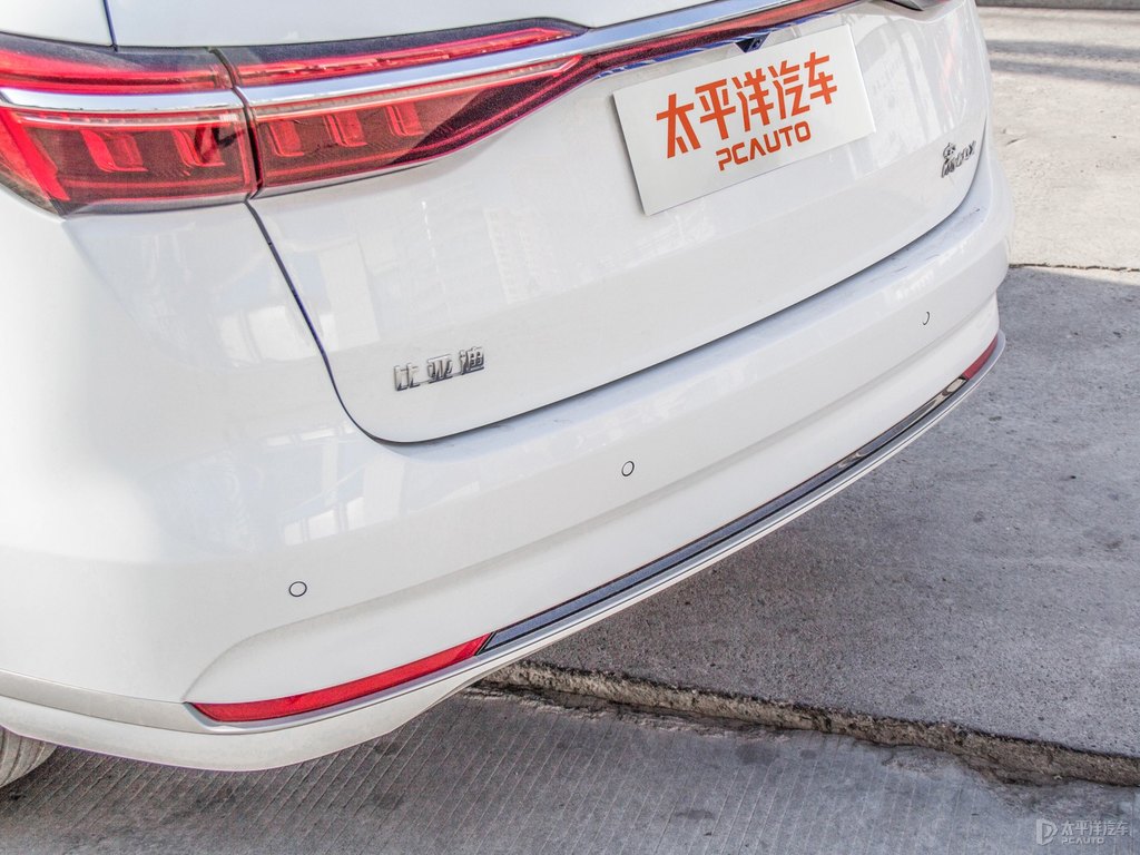 水晶白宋MAX車尾外觀圖片