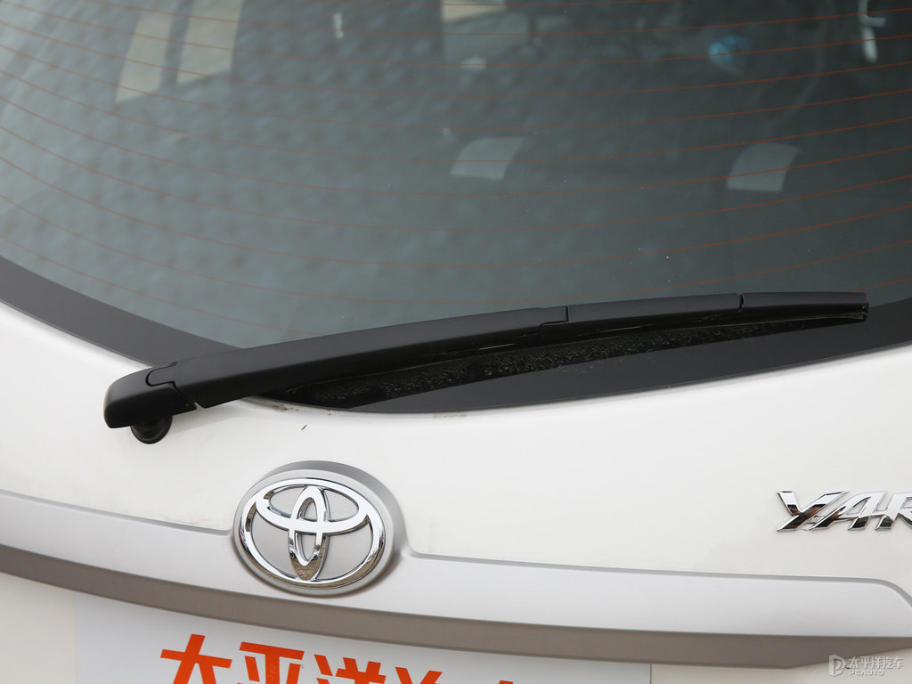 天際白YARiS L 致炫車尾外觀圖片