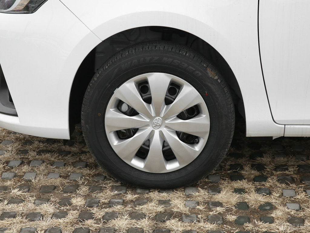 天際白YARiS L 致炫車(chē)身外觀(guān)圖片