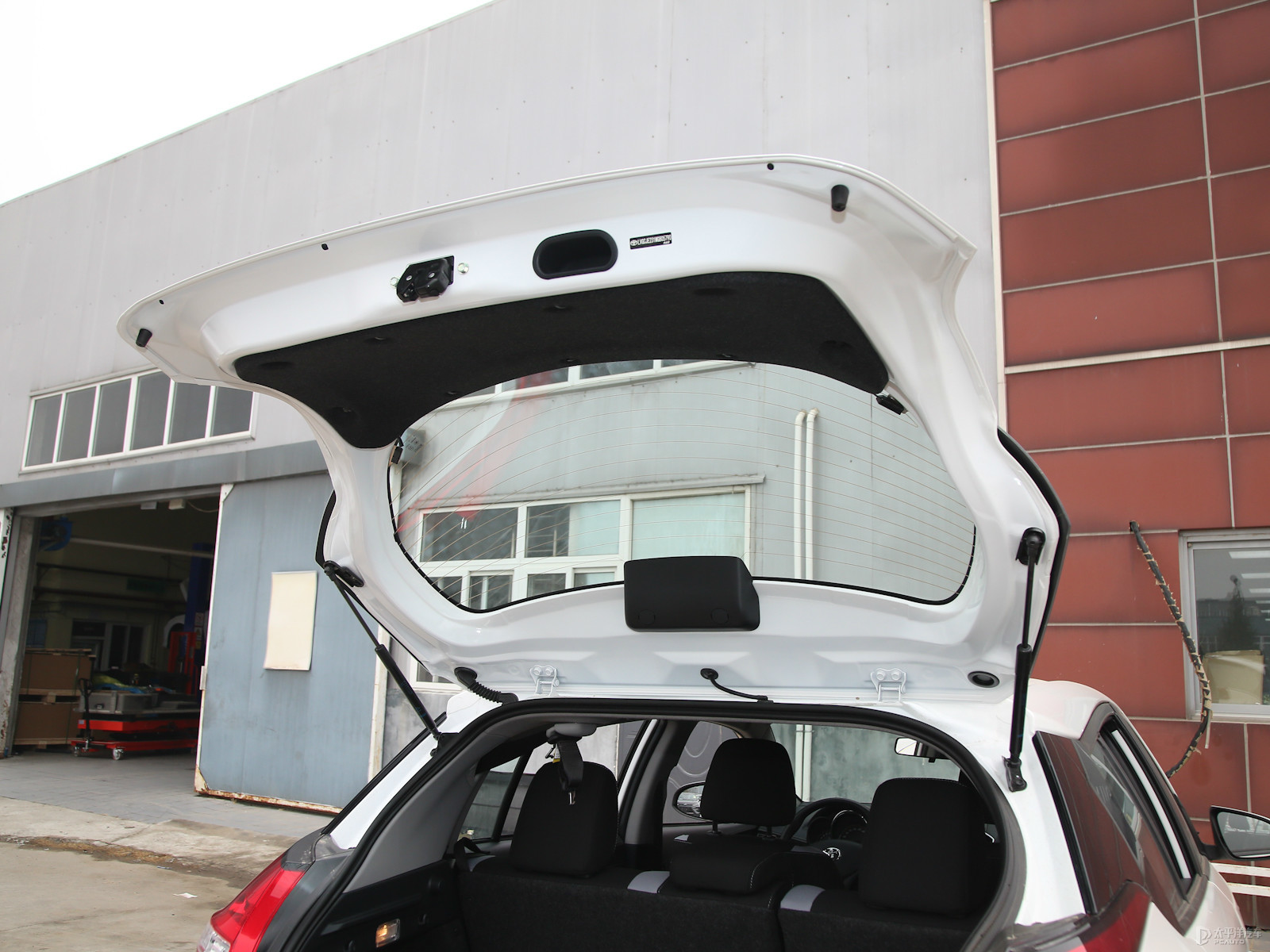 YARiS L 致炫空間高清大圖