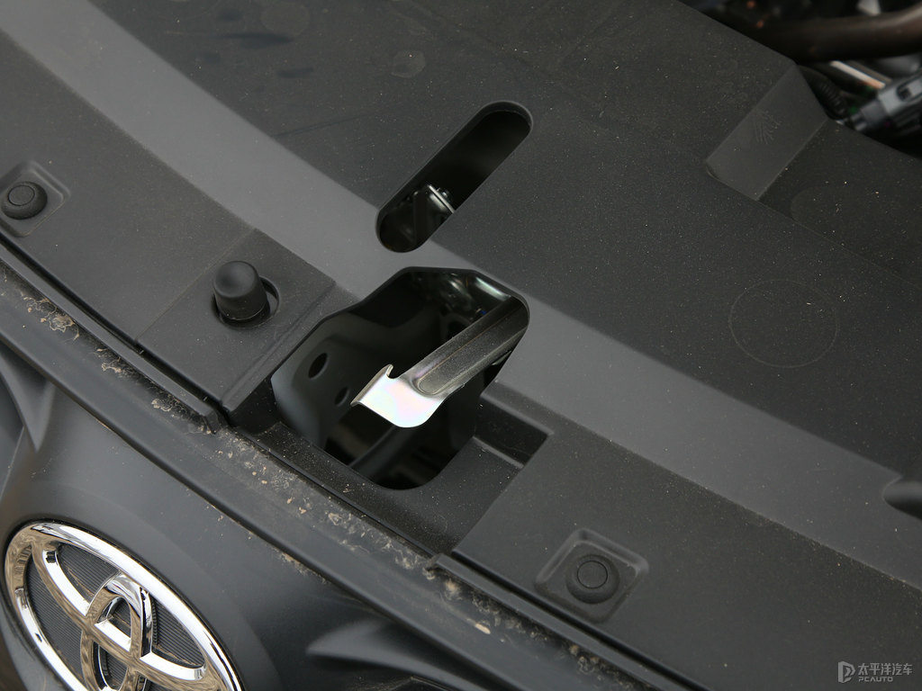 天際白YARiS L 致炫發(fā)動機(jī)其它細(xì)節(jié)圖片