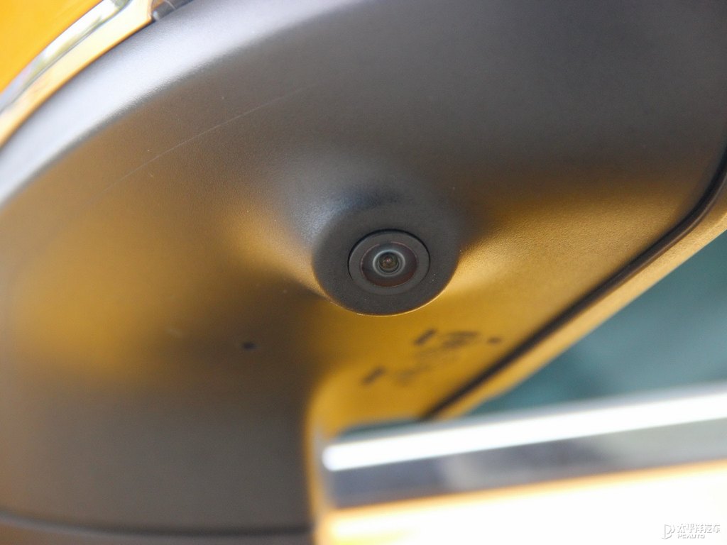 斯木黃奔騰T77車身外觀圖片