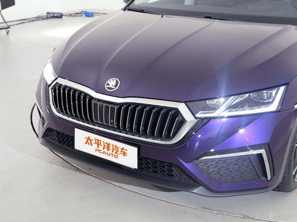 星云藍(lán)明銳車(chē)頭外觀圖片