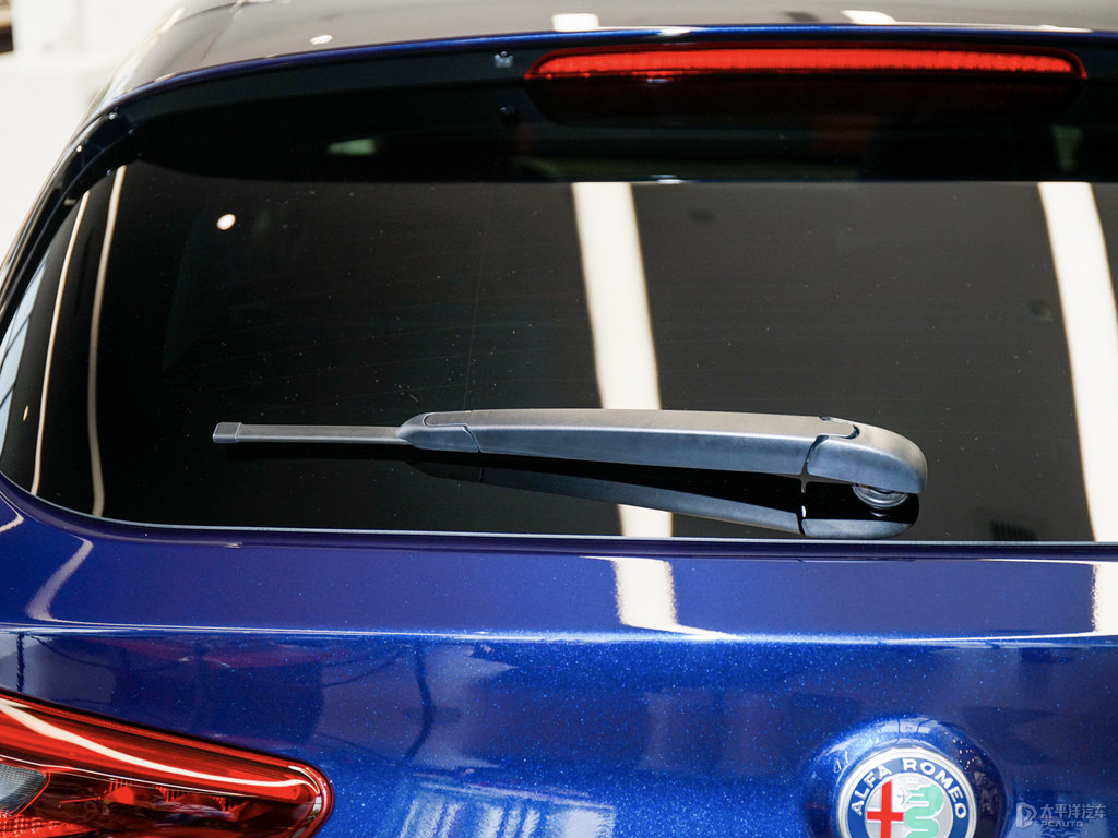 ؿ{(ln)Stelvio˹̹S܇β^DƬ
