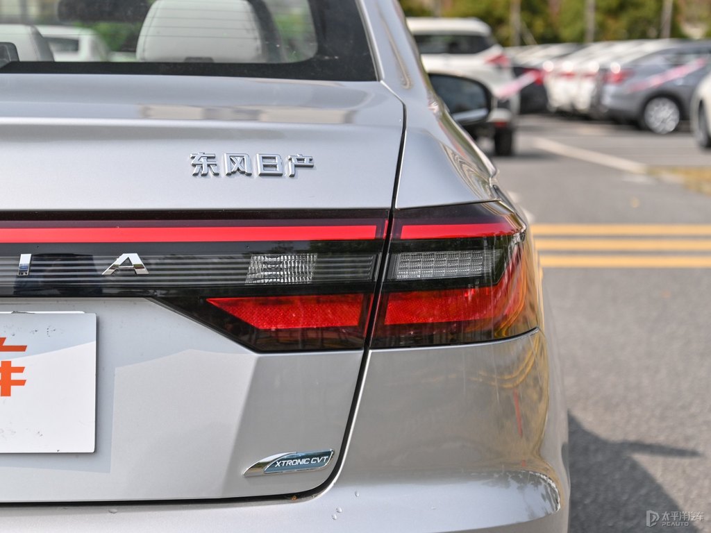 辰輝銀啟辰D60車尾外觀圖片