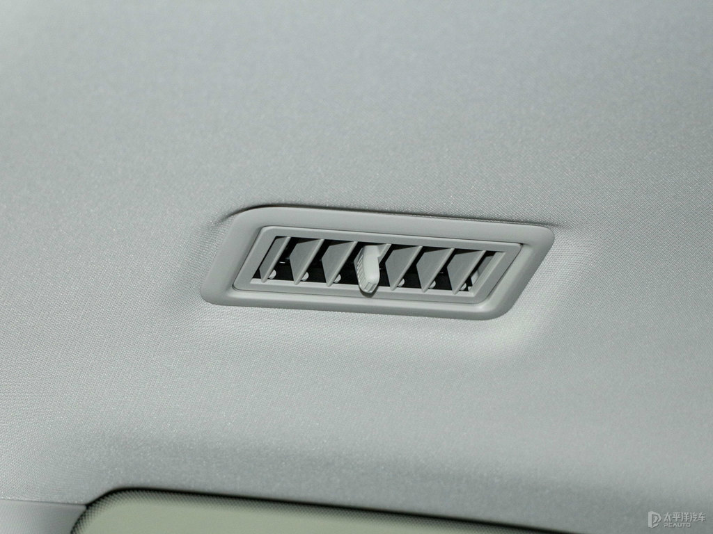 珍珠白榮威RX8車廂內飾圖片