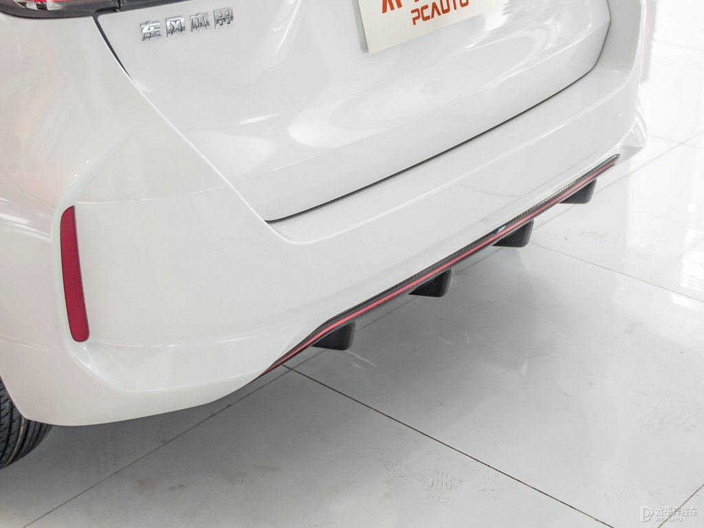 晶耀白本田L(fēng)IFE車尾外觀圖片