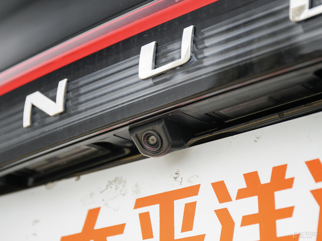 曜石黑啟辰D60車尾外觀圖片