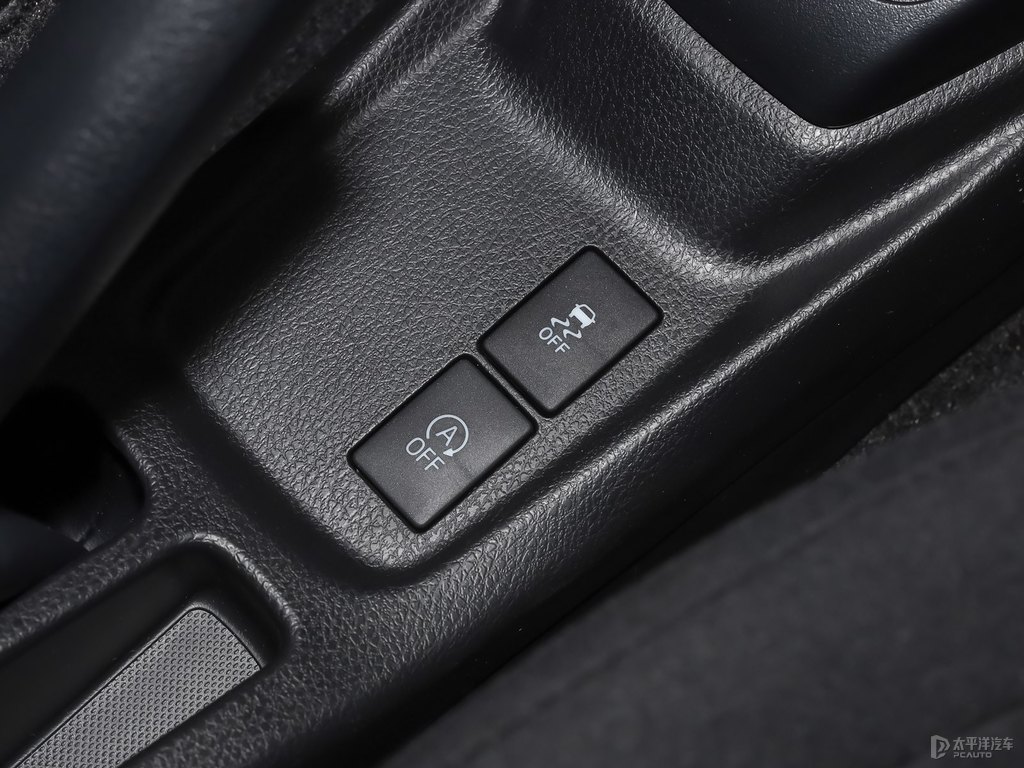 天際白YARiS L 致享中控內(nèi)飾圖片