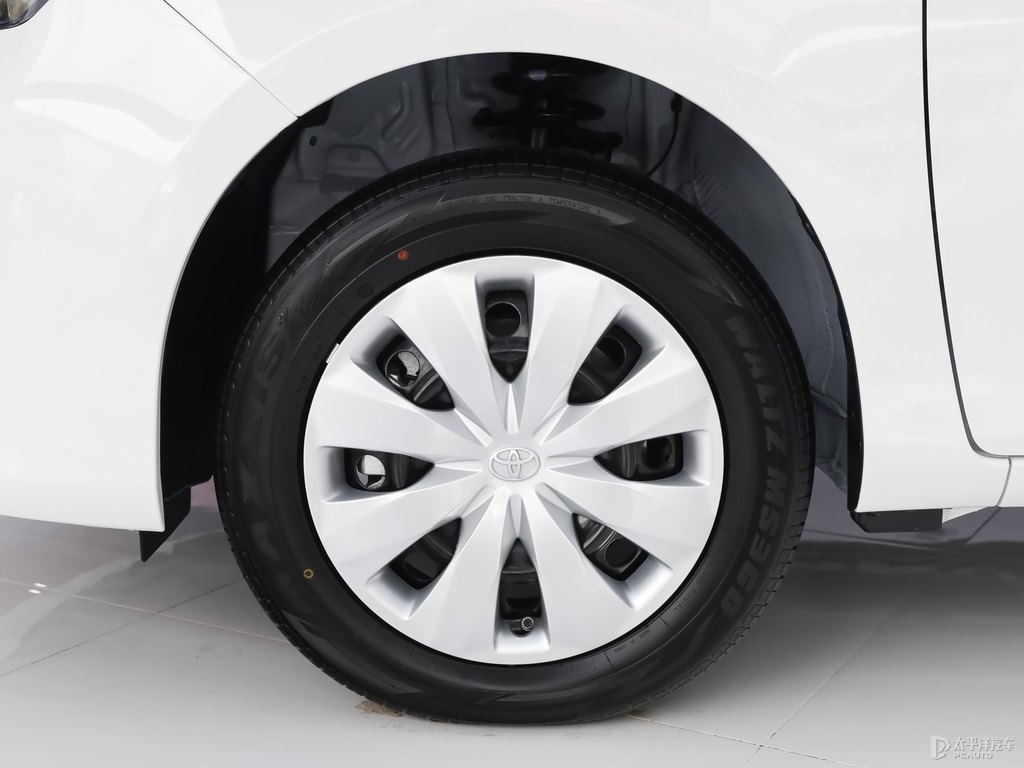 天際白YARiS L 致享車身外觀圖片
