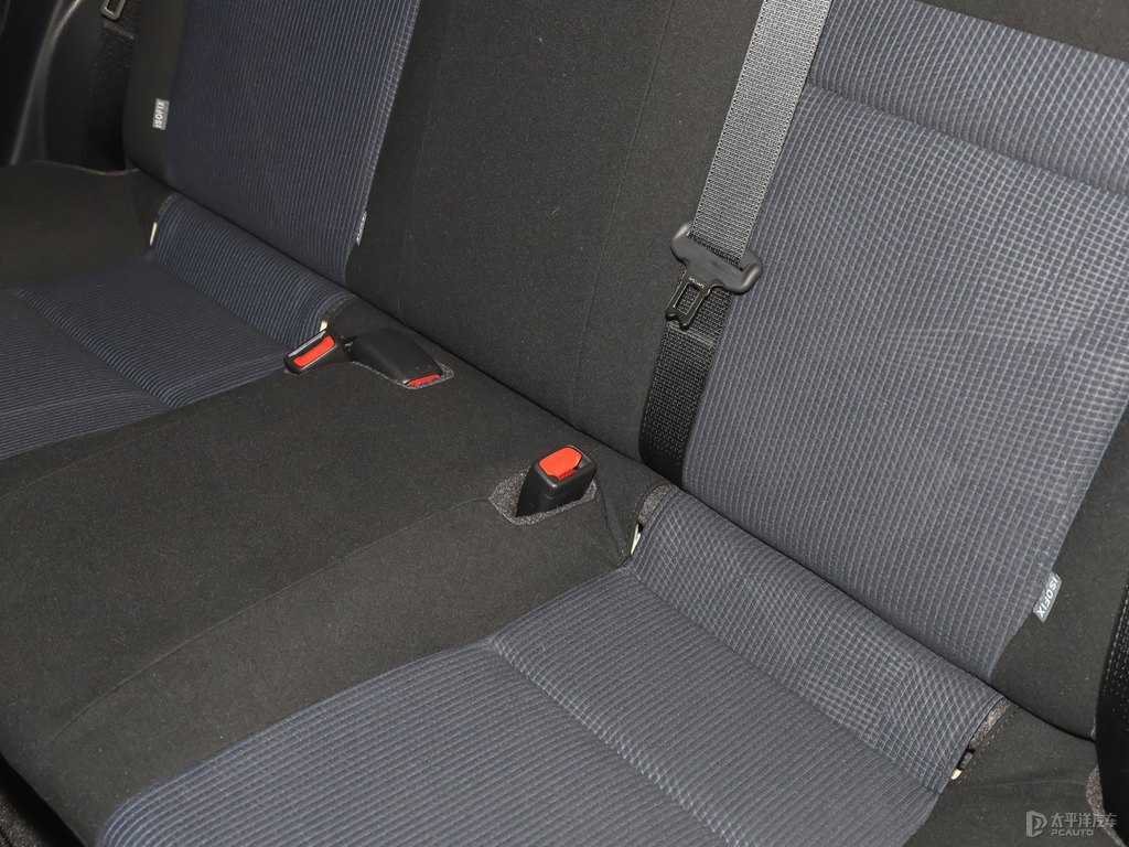 天際白YARiS L 致享座椅內(nèi)飾圖片