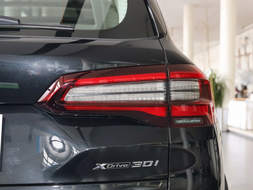 寶馬X5(進口)車尾外觀圖片