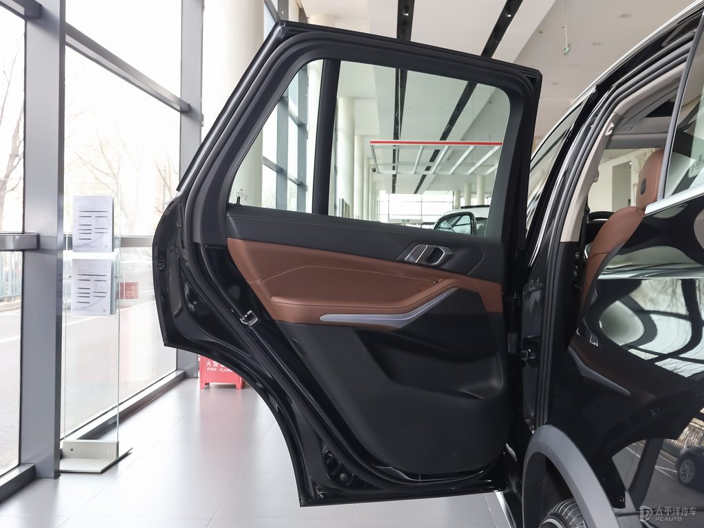 寶馬X5(進口)車廂內(nèi)飾圖片