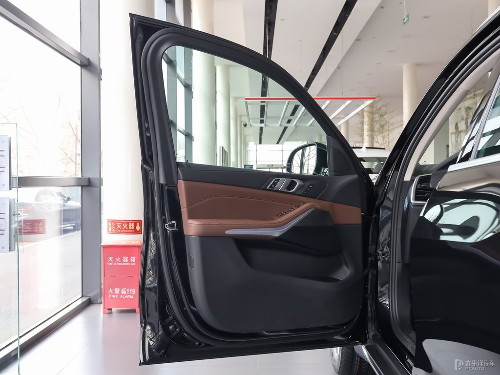 寶馬X5(進口)車廂內(nèi)飾圖片