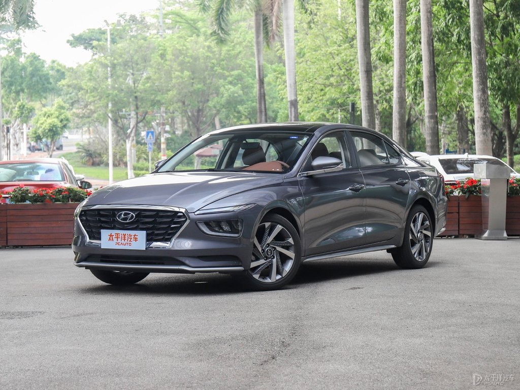 魔法灰名圖整車外觀外觀圖片