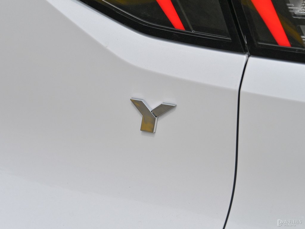 珍珠白AION Y車尾外觀圖片