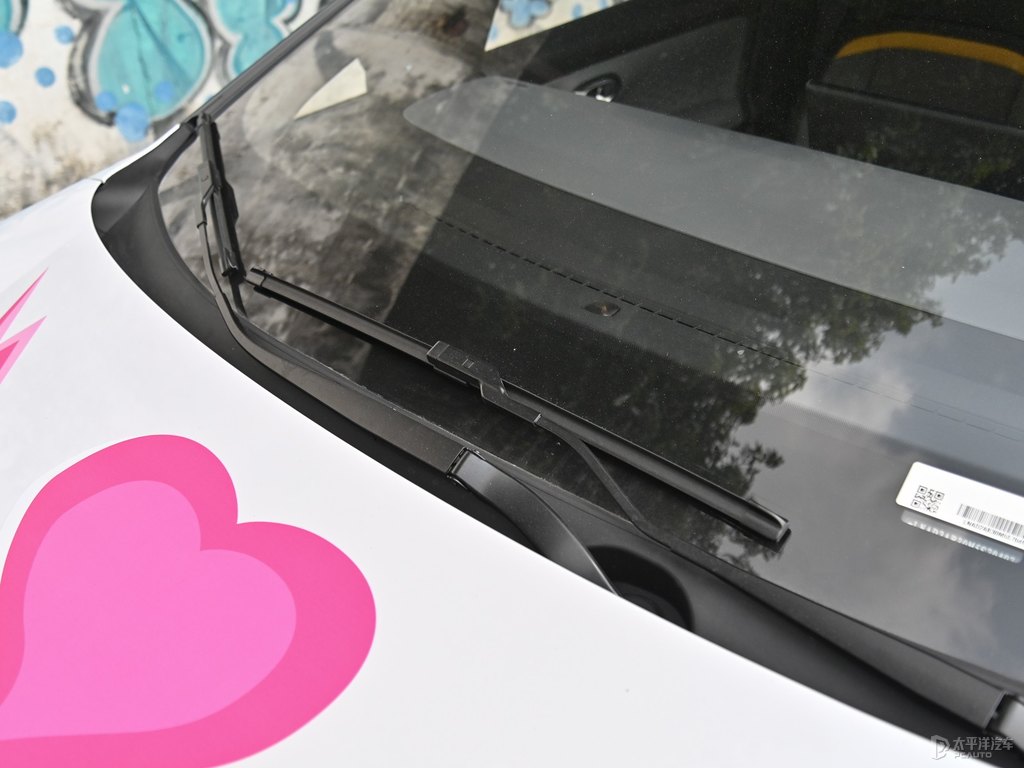 珍珠白AION Y車身外觀圖片