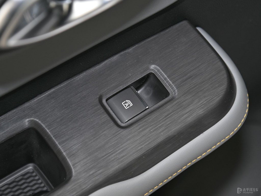 珍珠白AION Y車廂內(nèi)飾圖片