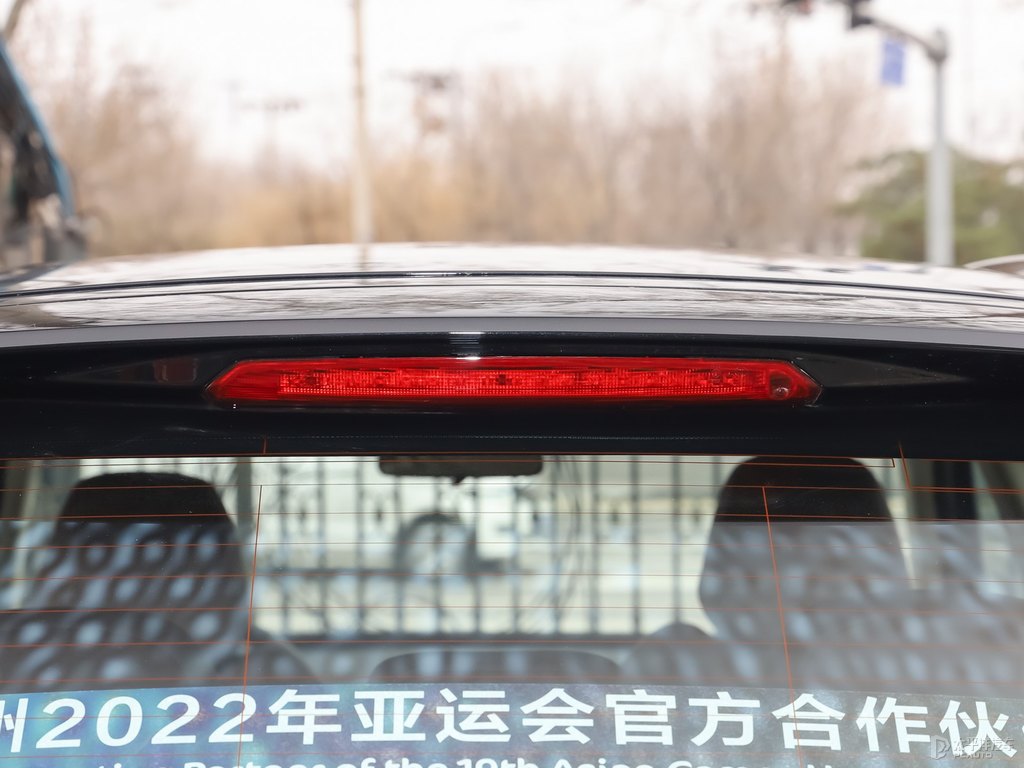 墨玉黑博越車尾外觀圖片