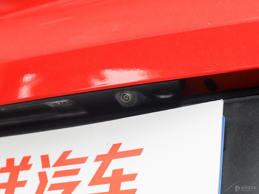 黑色/珊瑚紅沃爾沃XC40車尾外觀圖片