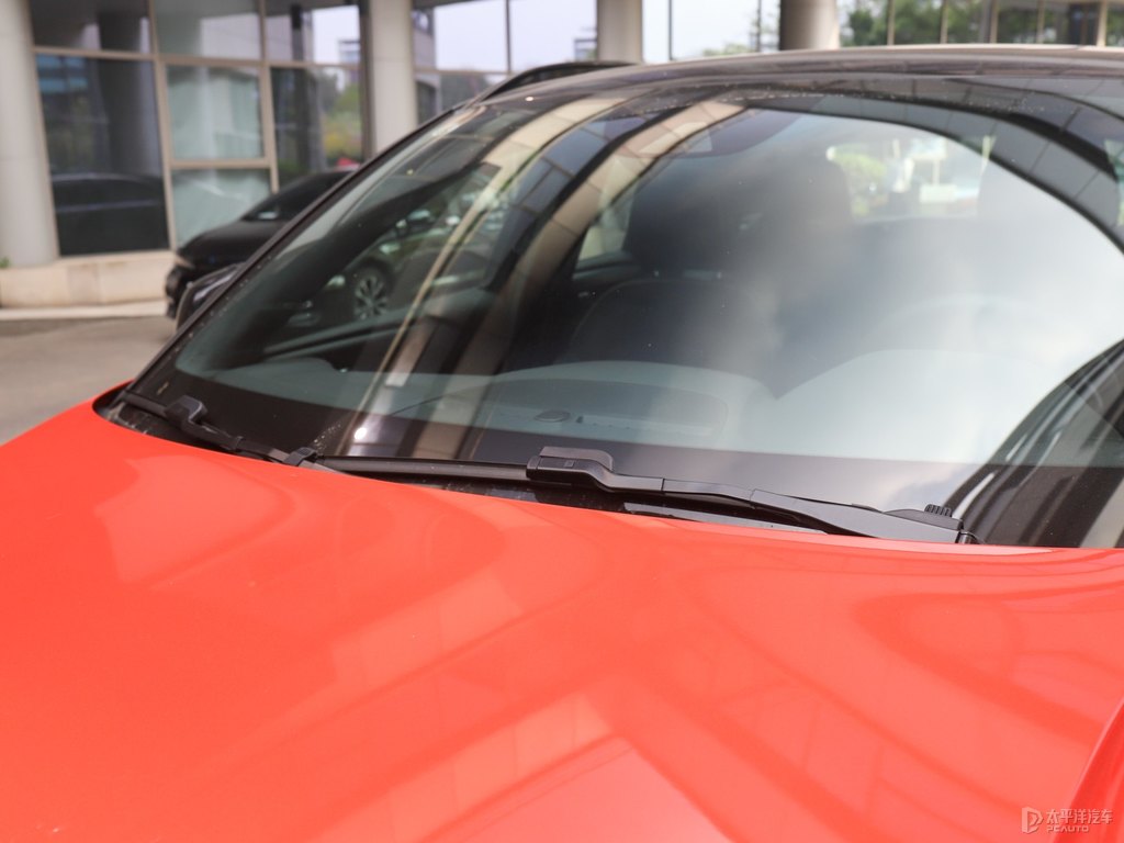 黑色/珊瑚紅沃爾沃XC40車身外觀圖片