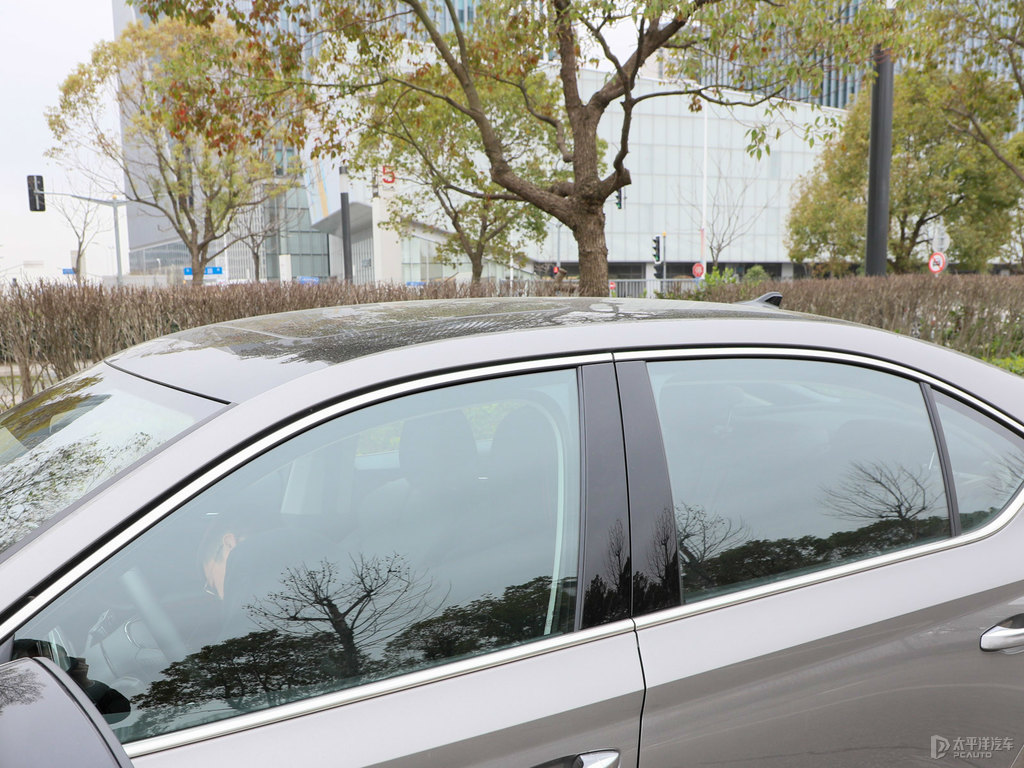量子灰明銳車身外觀圖片