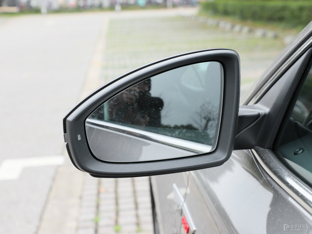 量子灰明銳車身外觀圖片