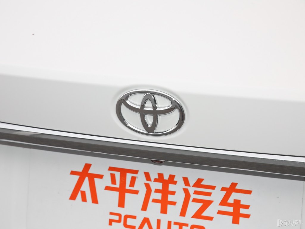 超級白色卡羅拉車尾外觀圖片