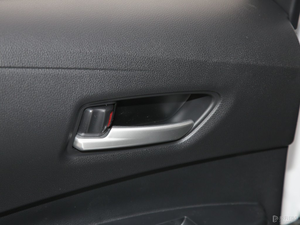 超級白色卡羅拉車廂內(nèi)飾圖片
