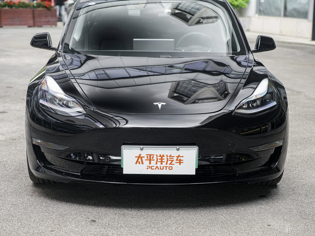 黑色Model 3車頭外觀圖片