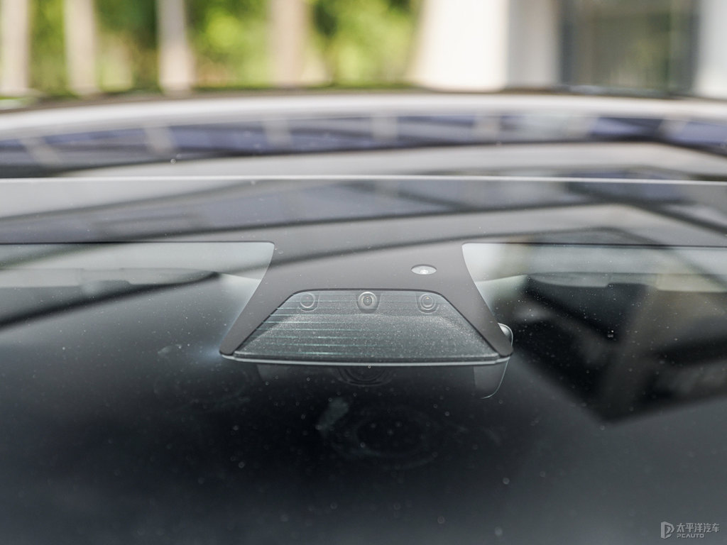 黑色Model 3車身外觀圖片