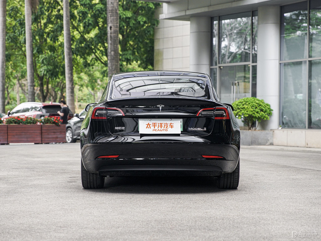 黑色Model 3整車外觀外觀圖片