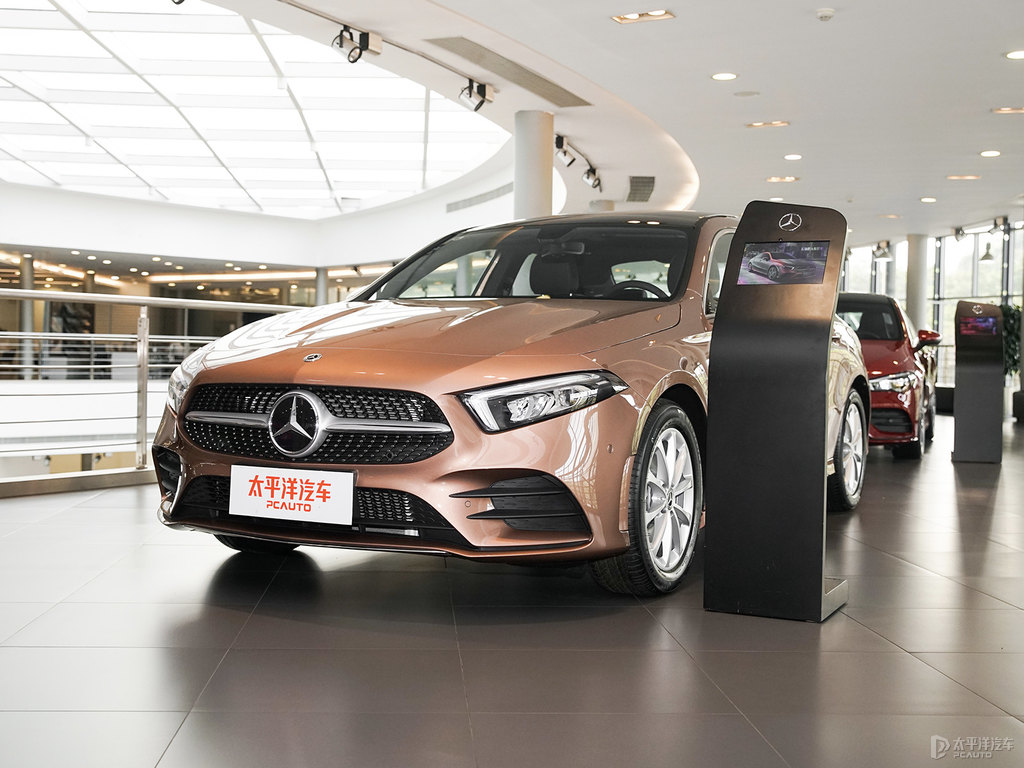 瑰礫金奔馳A級整車外觀外觀圖片