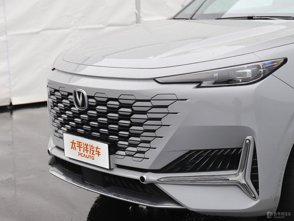 原子灰長安UNI-K車頭外觀圖片
