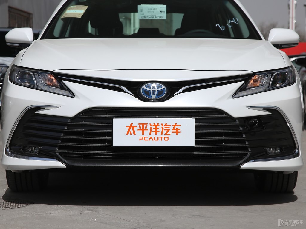 鉑金珍珠白凱美瑞車(chē)頭外觀(guān)圖片