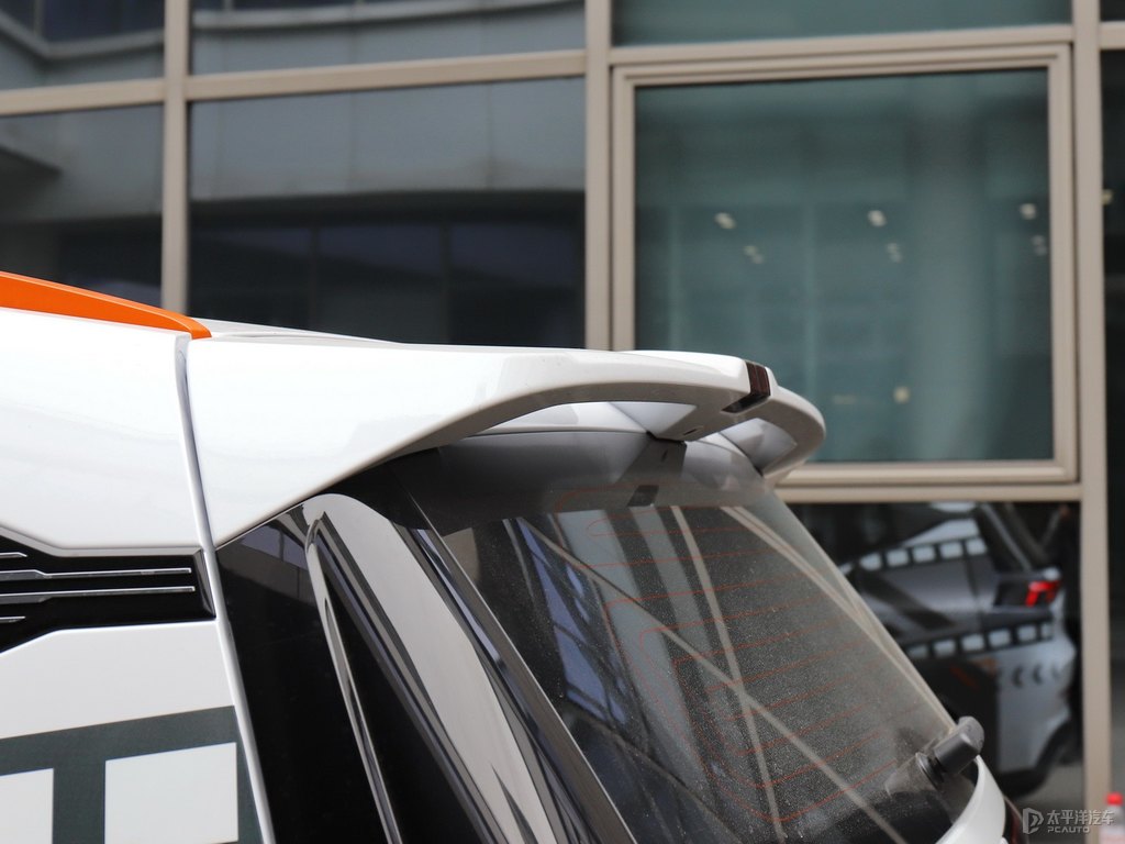 珍珠白AION Y車身外觀圖片