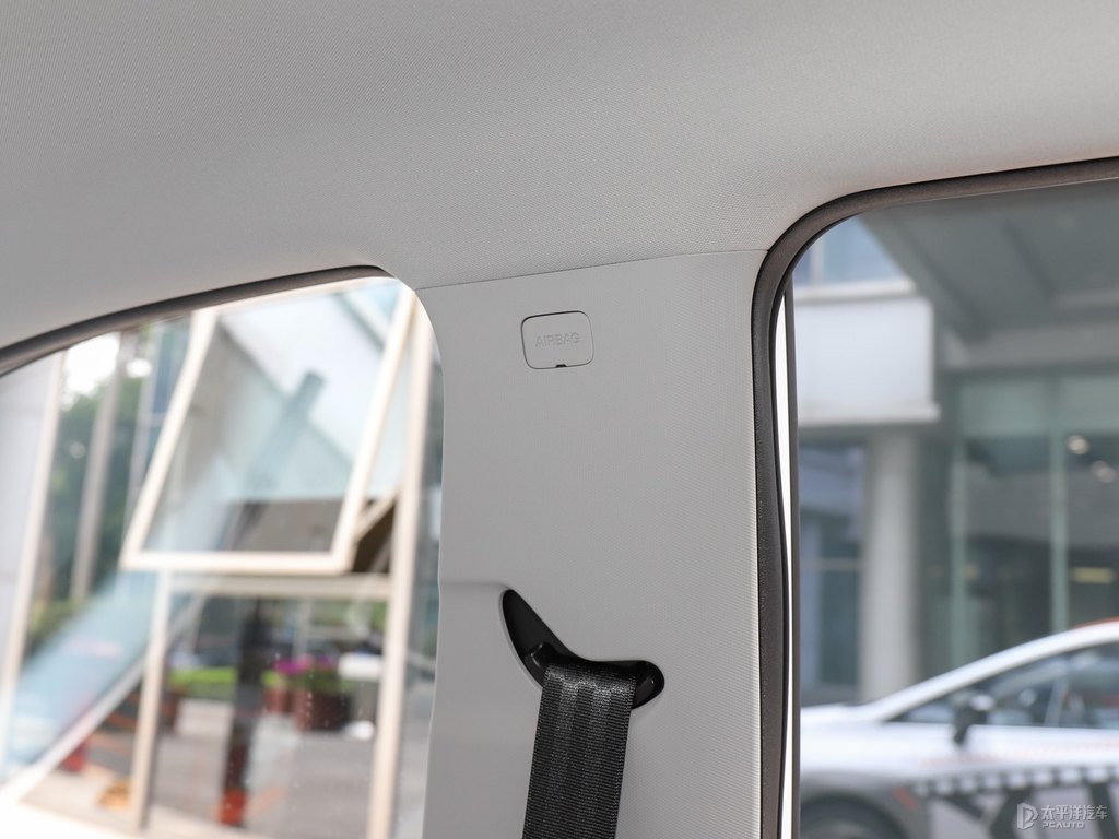 珍珠白AION Y車廂內(nèi)飾圖片