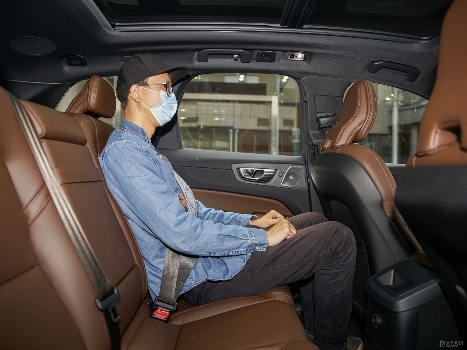 沃爾沃XC60新能源空間高清大圖