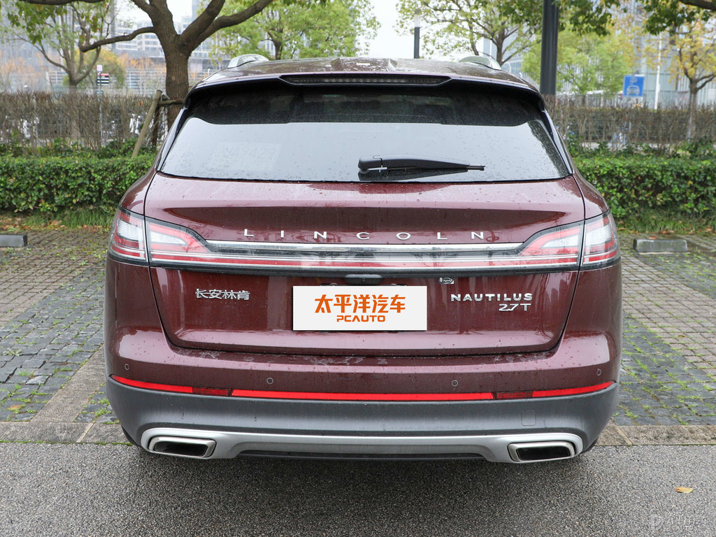 赭石棕航海家車尾外觀圖片
