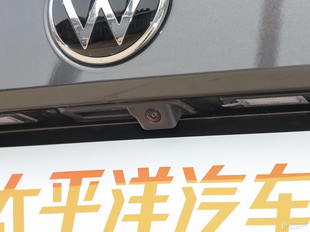 碳晶灰途岳車尾外觀圖片