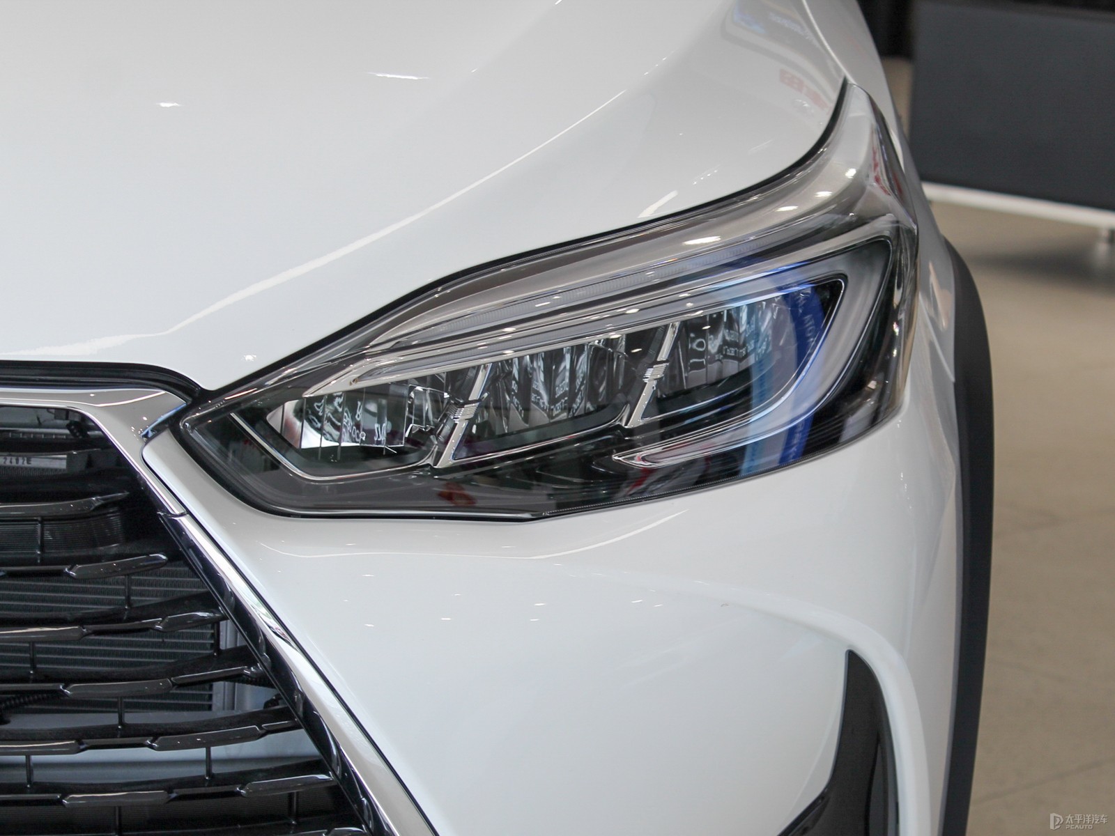 YARiS L 致炫X外觀高清大圖