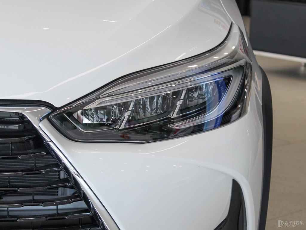 天際白YARiS L 致炫X車頭外觀圖片