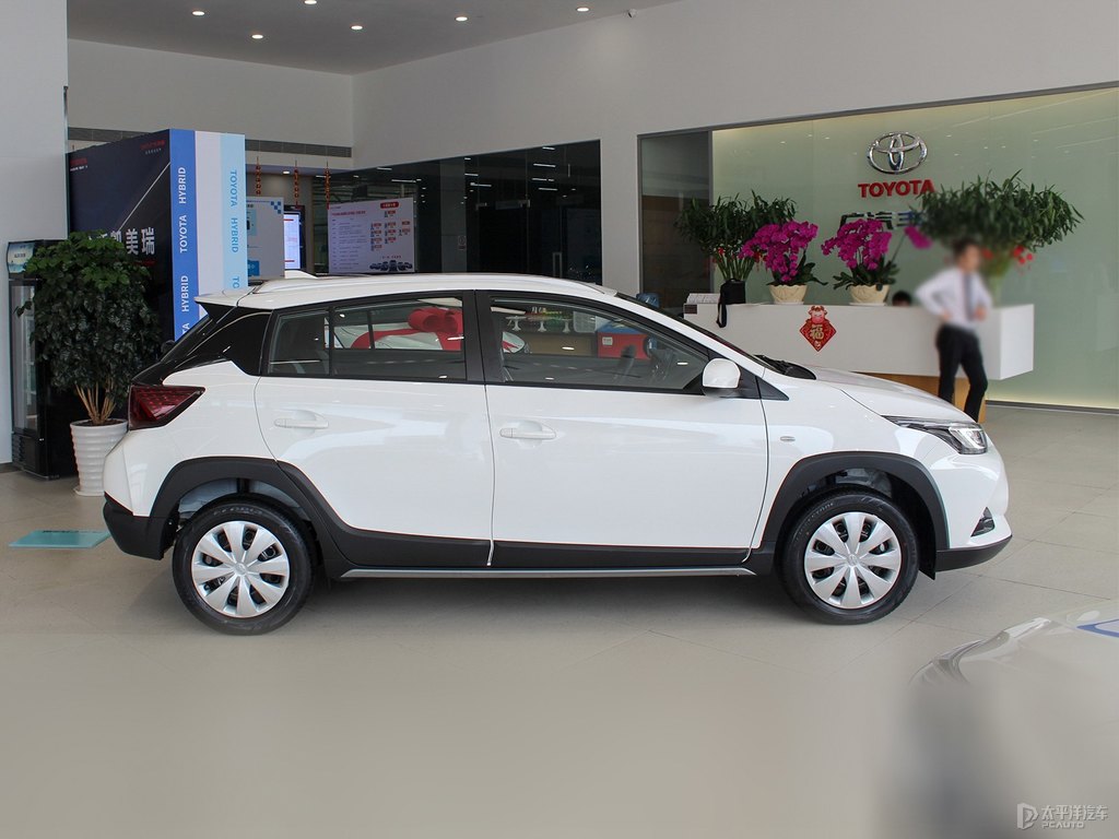 天際白YARiS L 致炫X整車外觀外觀圖片
