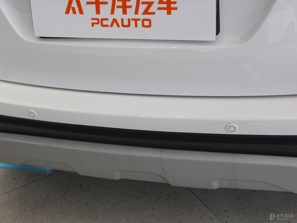 天際白YARiS L 致炫X車尾外觀圖片