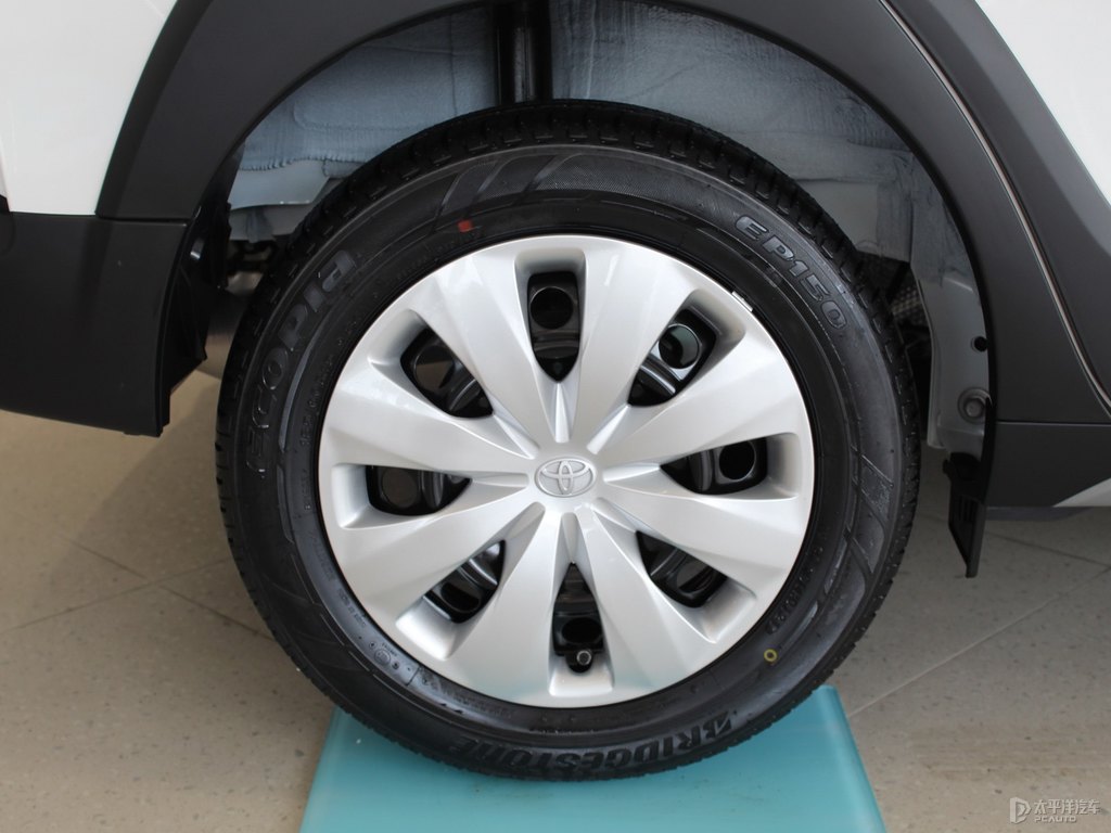 天際白YARiS L 致炫X車身外觀圖片