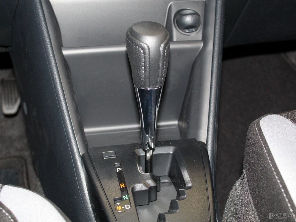 天際白YARiS L 致炫X中控內(nèi)飾圖片