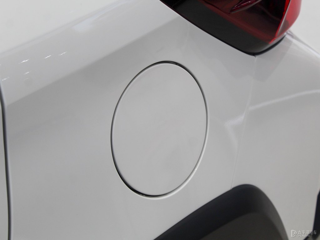 天際白YARiS L 致炫X車身外觀圖片